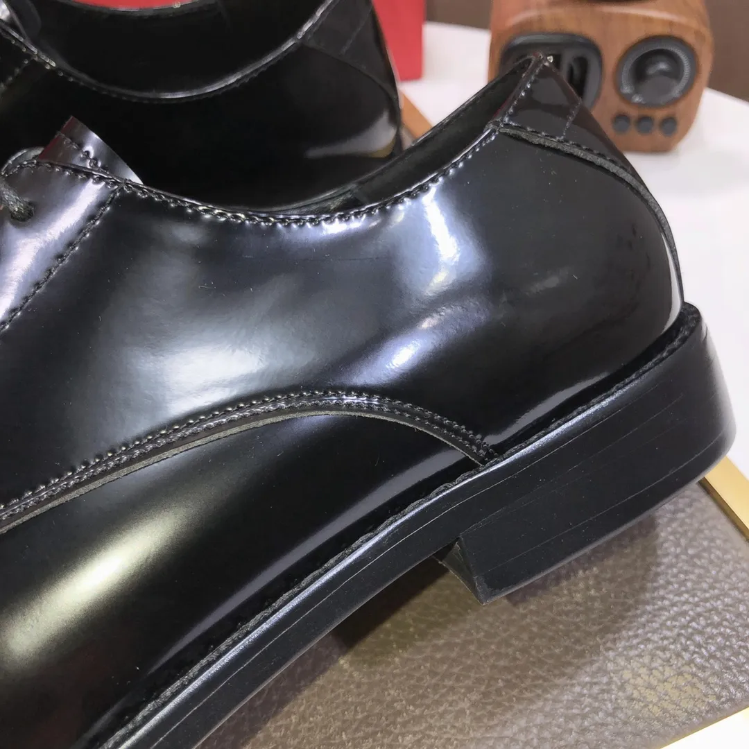 Men's shoes💰480💰[Ferragamo/Ferragamo] The latest model in the counter. Original imported high-quality cowhide with open sides + imported sheepskin lining + original luxury metal buckle + original combination outsole. Comparison without pressure. 38--45 (45 is custom-made and cannot be returned or exchanged)